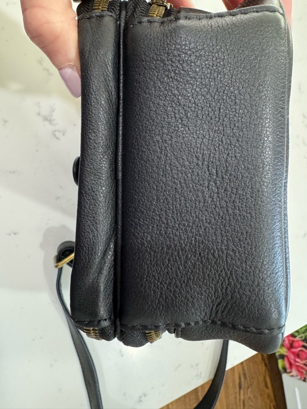 Minooy Naya Black Genuine Leather Crossbody Bag multi pockets 2.0L - Picture 8 of 8